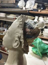 Pin Von Angelika Grieser Martin Auf Haarschnitt Skulpturen Tonfiguren Ton Kunst