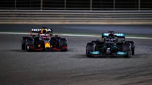 Lewis hamilton and max verstappen collided in the closing laps of their tense monaco gp duel lewis hamilton and max verstappen made contact battling for the lead during the 77th lap of the. Bahrain Gp Verstappen Muss Hamilton In Sakhir Vorbeilassen Das Ist Der Grund Eurosport