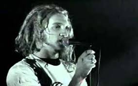 He was 34 years old. Watch A Vocal Coach Analyze Layne Staley Singing Love Hate Love With Alice In Chains Ghost Cult Magazineghost Cult Magazine