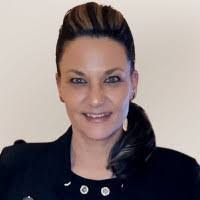 Renee Tomlinson's Instagram, Twitter & Facebook