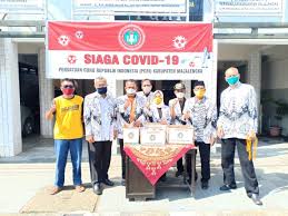 Banner / spanduk pesan layanan masyarakat menarik. Pgri Majalengka Bagikan Seribu Masker Radarcirebon Com