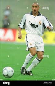 Roberto carlos real madrid 2000 hi-res stock photography and images