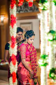Get Lost In Thousands Of Photos Of Latest Wedding Garland Designs In Chennai To Inspire You For S Garland Wedding Indian Wedding Garland Flower Garland Wedding