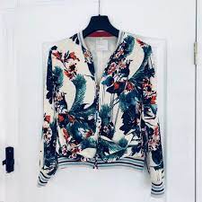 Maybe you would like to learn more about one of these? Zara Trf Floral Bomber Jacket Patterned Bomber Jacket Floral Bomber Jacket Puffer Jacket Outfit Aesthetic