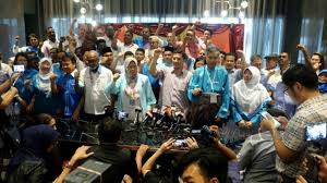 Ucapan penggulungan naib presiden rafizi ramli. Azmin Dan 22 Mpp Keluar Dewan Metrotv