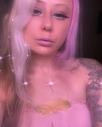 Kristina Hare's Instagram, Twitter & Facebook