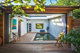 Contemporain By Bati Mailan France Piscine Interieure Piscine Couverte Petite Piscine Interieure