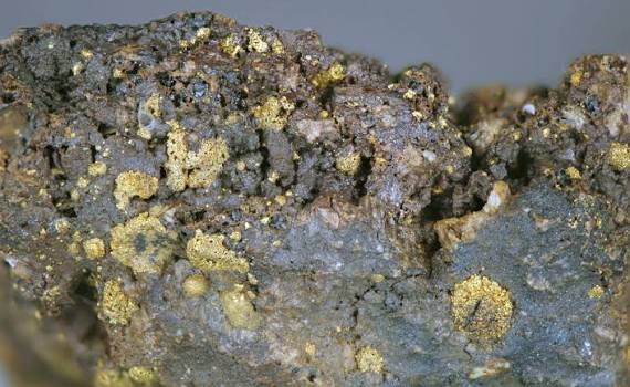 File:Roasted Cripple Creek gold ore 2.jpg - Wikimedia Commons