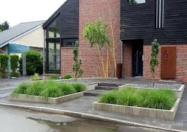 Barrierefreier Vorgarten Modern Und Pflegeleicht Vorgarten Modern Vorgarten Garten Ideen Gestaltung Vorgarten