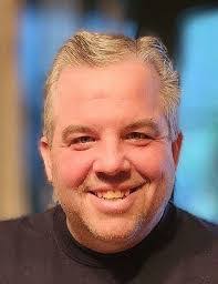 Scott Holmes's Instagram, Twitter & Facebook