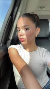 𝒟𝑒𝓈🐆🫧 (@desy.tiny)