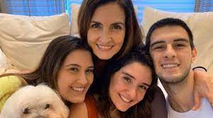 Check spelling or type a new query. Fatima Bernardes Revela Que Esta Com Cancer E Desabafa Sobre Os Filhos