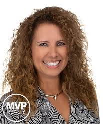 Kay Petri's Instagram, Twitter & Facebook