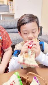 Ini nih best 5Days Croissant~ snack praktis andalan Ueno Family❤ Varian  rasanya buanyak pol! ada Creamy Chocolate, Creamy Cheese, Sweet Mixed  Berries, dan Sweet Pandan Srikaya🤩 cobain ya best! gampang ...