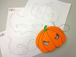 Den pappteller schneiden sie zuerst, wie. Halloweenmasken Basteln Vorlagen Anleitung Geolino