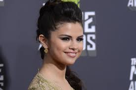 Selena Gomezs Stars Dance Set To Debut At No 1 On