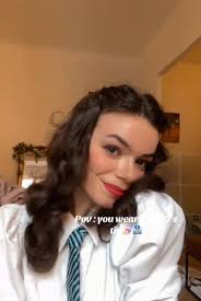 Je reviens du marché aux puces avec cette magnifique cravate 1940 ! Les  cravates ne sont pas réservées aux hommes, mesdames ! #vintagestyle  #vintagefashion #retroaesthetic #retrostyle #vintage ...