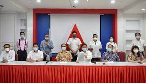 When one stands up against tyranny, injustice, kleptocracy & corruption, abusers of power, destroyers of civil liberties and fundamental freedoms etc., one lights up the candle of hope! Dua Adun Ppbm Pulau Pinang Dilucut Hak Sebagai Ahli Kerajaan Pakatan Harapan Buletin Mutiara