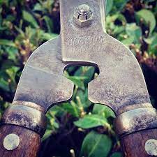 Okatsune Shears Are Made From Izumo Yasugi Steel Which Is Traditionally Being Used For Katana Swords Used By The Samurai Japanese Tools Shears Quality