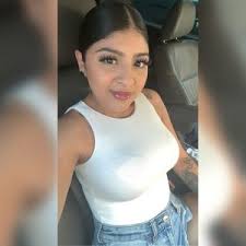 Gina Serna (@gginasernaa)