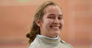 Laura ganó el primer Campeonato Nacional Online de Esgrima