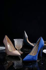 Borrowed from italian scarpino, from scarpa ( shoe ). Epingle Sur Shoes Fashion Luxury