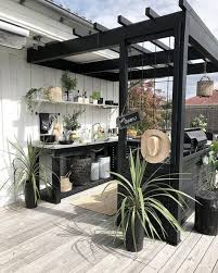 Anna Bjelkholm Auf Instagram Runden Sie Die Woche Mit Einer Outdoor Kuche Mit Johanna Hagard Ab Schade Dass Man Mit De Garten Aussenterasse Gartengestaltung