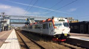 Bombardier regina x54 trainset departing from örebro c. Tag I Bergslagen