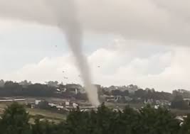 Interactive tornado tracks map is live. Breathtaking Rare Tornado Filmed Sweeping Through Northampton The Independent The Independent