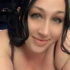 If anyone knows a Jessica Analetto please have her message me please I have  a package that was delivered to my house by mistake.