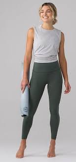 Beautiful Yoga Pants Outfit Ideas 37 Yoga Pants Outfit Sporty Outfits Yoga Fashion