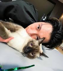 Berduan diruang tengah.badan mereka sama2 basah,daster mama juga kusut dan rambut mama berantakan.waktu itu aku kelas. On Twitter Wayv Pets Nct Nct Pets