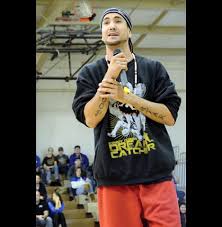 Valley Journal: Above and Beyond: Slam dunk star inspires students
