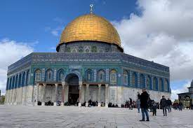 Последние твиты от masjid al aqsa (@firstqiblah). Not An Inch Palestinians At Al Aqsa Vow To Fight Trump S Plan Al Aqsa Mosque News Al Jazeera
