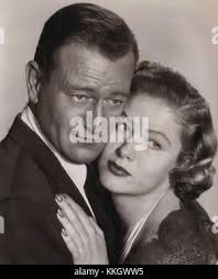 John Wayne e Nancy Olson hanno recitato nel film del 1949 "Big Jim  McLaine", un classico western che mette in evidenza il ruolo iconico di Wayne  nel cinema americano Foto stock
