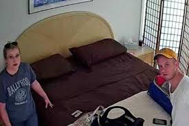 Inılah bos yakuza ımut & cantık ! Airbnb Host Claims Secret Camera Spotted Hidden Above Bed Was To Film Sex Parties And Not Spy On Guests Irish Mirror Online