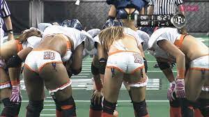 海外の女子アメフト中継で選手がランジェリー姿でおっぱいの谷間と尻の割れ目を晒しまくりwww : エロキャプちゃんねる