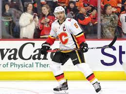 Mark giordano of the calgary flames won the mark messier nhl leadership award on sunday, presented to the player who exemplifies great leadership qualities on and off the ice and who plays a. Calgary Flames Mark Giordano S Down Season A Cause For Concern