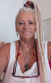 Thank you for letting me join now! Starting my new journey with dreads. Put  them in myself. X😊