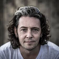 Stream Aengus Finnan music