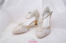 Scarpa da sposa chiusa avanti con merletto di pizzo. Luk Katastrofa Fojerverki Scarpe Da Sposa 2019 Das Schulz Com
