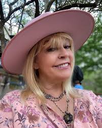 Jacque Mason's Instagram, Twitter & Facebook