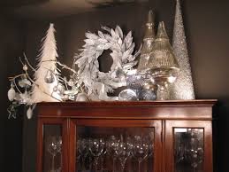 Use your kitchen cabinet tops as a space to stash things you have no room for elsewhere, like picnic baskets, decorative objects, or extra cutting boards. 20 Christmas Above Kitchen Cabinets Ideas Above Kitchen Cabinets Christmas Kitchen Christmas Home