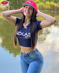 Experience Geandra Bazzanella's raw sensuality in these revealing shots