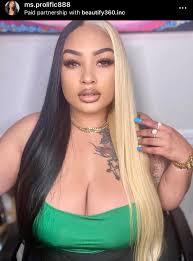 HAPPY MONDAY 🙌🏽 This weeks hair specials ⬇️⬇️⬇️ $150 quick weaves $175  wig installs $200 partial sew in $200 mesium box braids Appointments  available NOW ‼️ (Located in south seattle) Book now 🥰