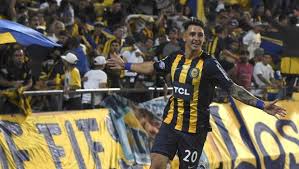 River y rosario central animaron un gran partido en el duelo pendiente por la fecha 15 de la superliga. Una Mujer Semidesnuda Irrumpio En El Partido De Rosario Central Y River Plate Futbol Internacional