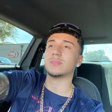 Steven Parra (@Stevo_hoops)