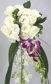 Learn How To Make Your Own Cascading Bouquet To Carry On Your Wedding Day With This Tutorial By Blo Diy Wedding Flowers Wedding Flowers Vintage Wedding Flowers