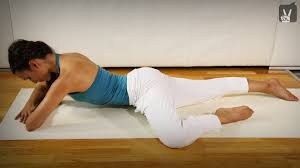 Bist du bereit für ein entspannendes yoga workout und eine liebeserklärung an deinen rücken? Yoga Rucken Entspannung Fur Den Unteren Rucken Youtube