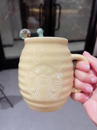Starbucks is getting into the valentine's day spirit early with its new line of mugs and tumblers. Starbucks China Valentines Bee Mine Honey Jam Mug With Spoon 355ml Usshoppingsos